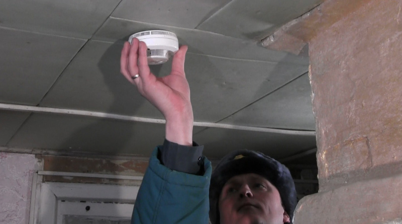 МЧС России призывает граждан оборудовать жилье пожарными извещателями